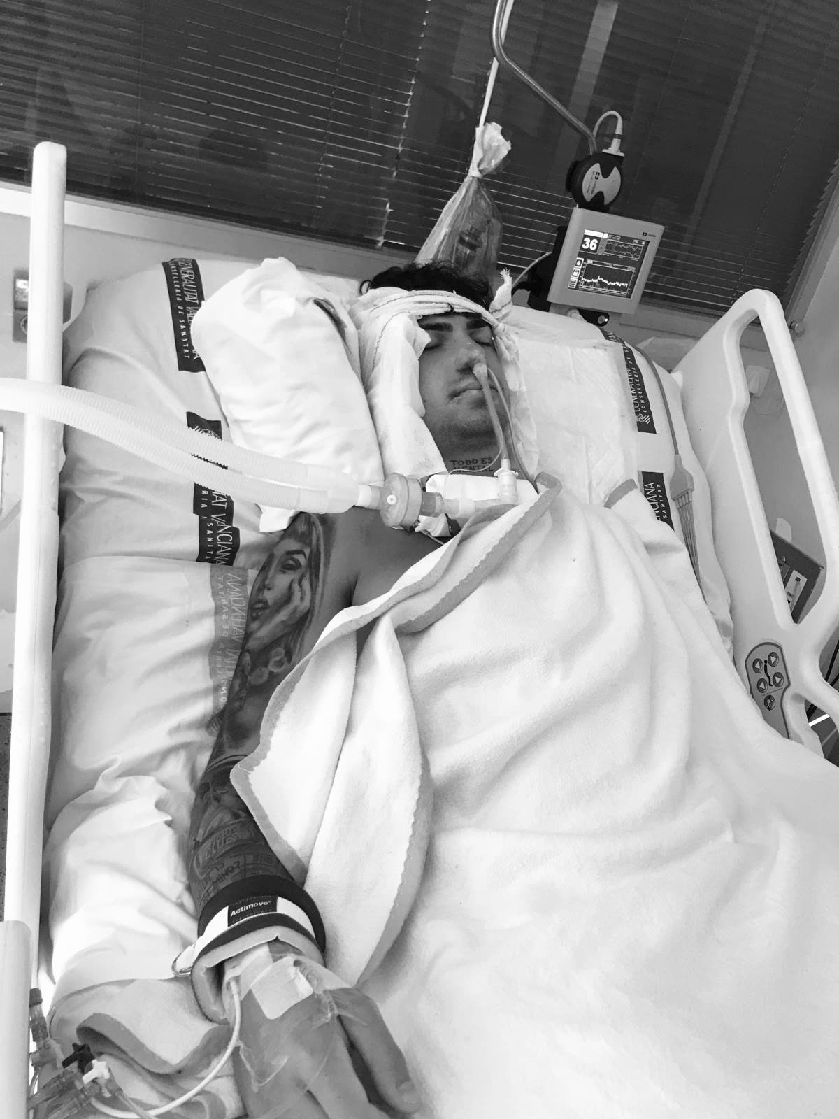 Marcos en el hospital tras su cirugía maxilofacial